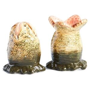 Alien Xenomorph egg salt & pepper shakers NIB